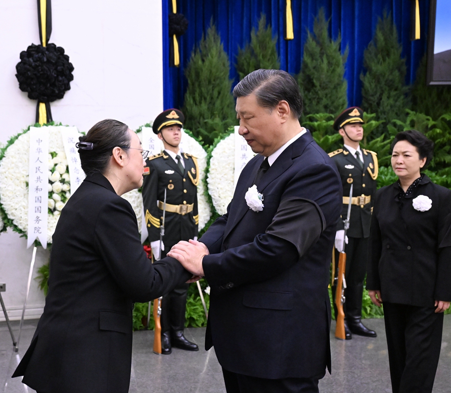 Li meninggal karena serangan jantung mendadak pada pukul 00:10 tanggal 27 Oktober di Shanghai