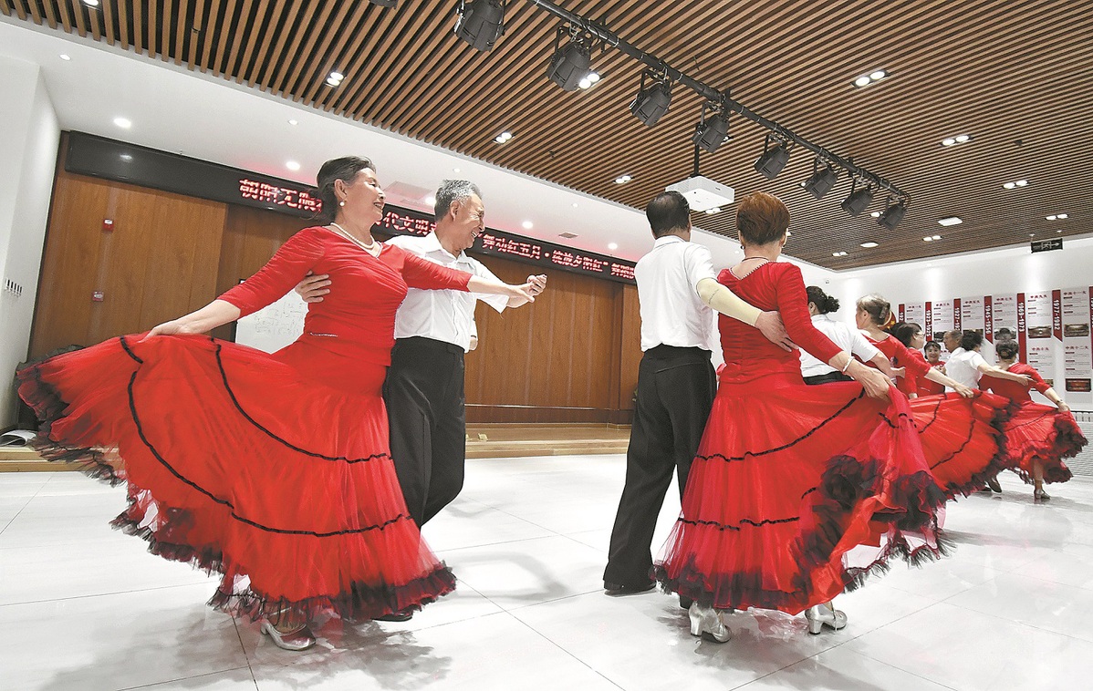 Beijing juga sedang berupaya meningkatkan layanan perawatan bagi lansia di daerah pedesaan
