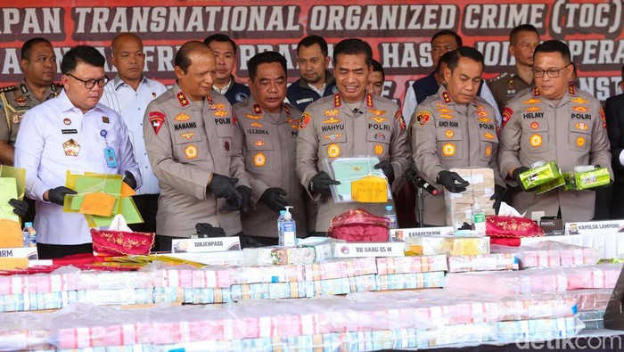 Terbongkarnya jaringan narkoba kelas kakap ini menjadi bukti komitmen Kapolri Jenderal Listyo Sigit Prabowo dalam pemberantasan narkoba
