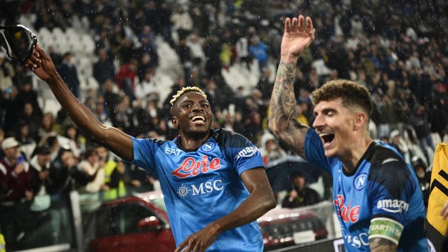 Napoli memastikan gelar juara Liga Italia musim 2022/2023 meskipun bermain imbang 1-1 melawan Udinese pada pertandingan pekan ke-33 di Stadion Friuli