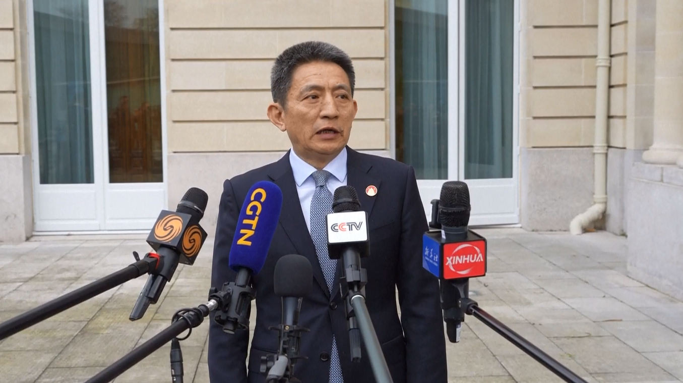 Perwakilan Perdagangan Tiongkok Bertemu Pers setelah Pembicaraan Ekonomi dan Perdagangan dengan Pihak AS