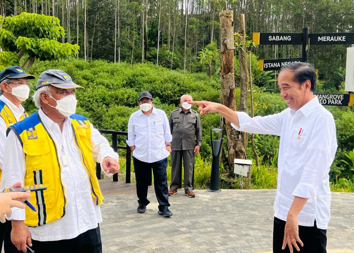 Presiden Joko Widodo optimistis upacara peringatan HUT RI pada 17 Agustus 2024 mendatang dapat digelar di Ibu Kota Nusantara (IKN)