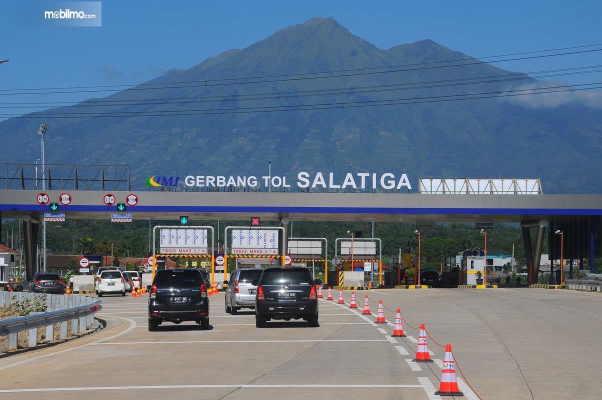 Menteri Pekerjaan Umum dan Perumahan Rakyat (PUPR) Basuki Hadimuljono mengatakan penerapan sistem transaksi tol nontunai nirsentuh Multi Lane Free Flow ini akan dimulai secara bertahap