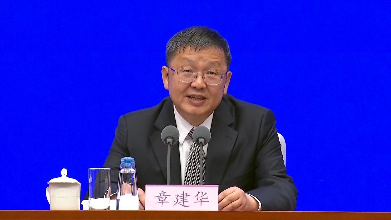 Buku putih tersebut juga menyoroti pencapaian dalam pemanfaatan energi yang bersih dan efisien dengan data