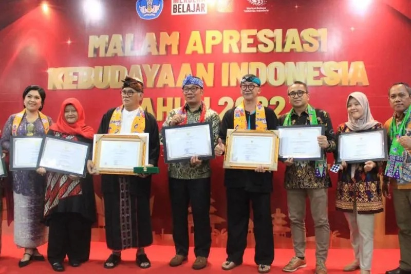 Syarat penetapan WBTb memang cukup berat salah satunya harus ada kajian akademis berupa skripsi tesis disertasi dokumentasi video foto serta maestro atau pelaku budayanya