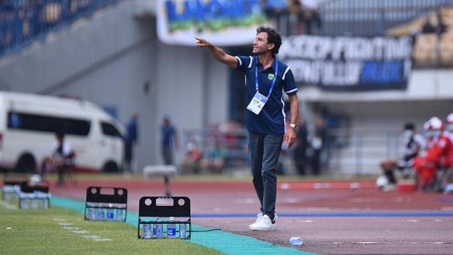 Pelatih Luis Milla buka-bukaan soal keputusan mengejutkan mundur dari Persib Bandung