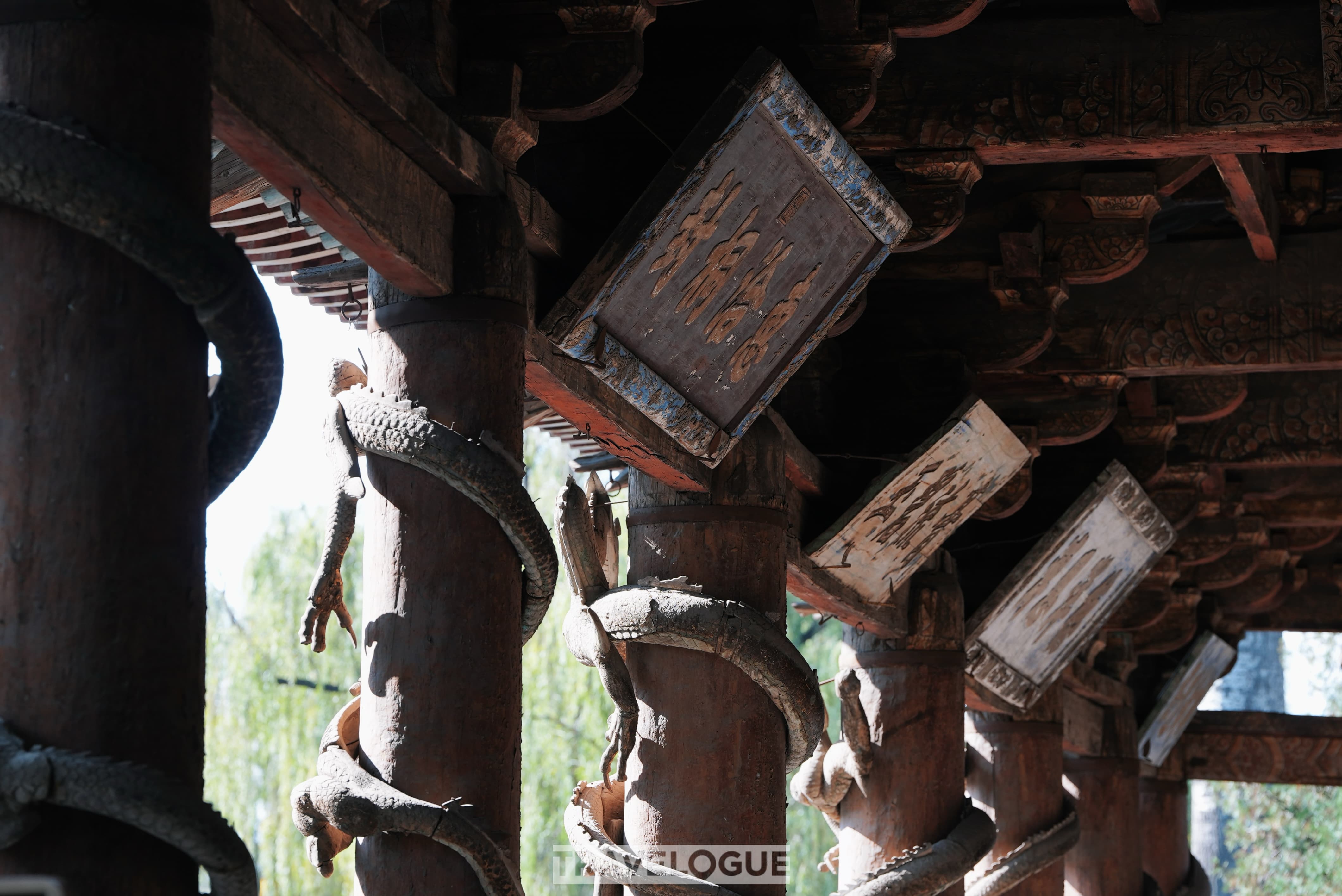Kuil Jinci merupakan kompleks bangunan taman kuil leluhur klasik tertua di Tiongkok
