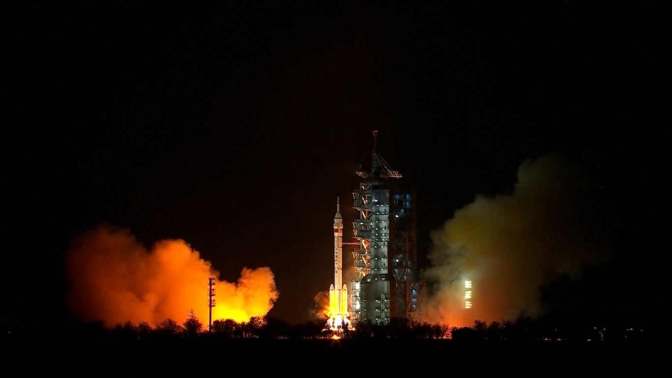 Sekitar 10 menit setelah peluncuran