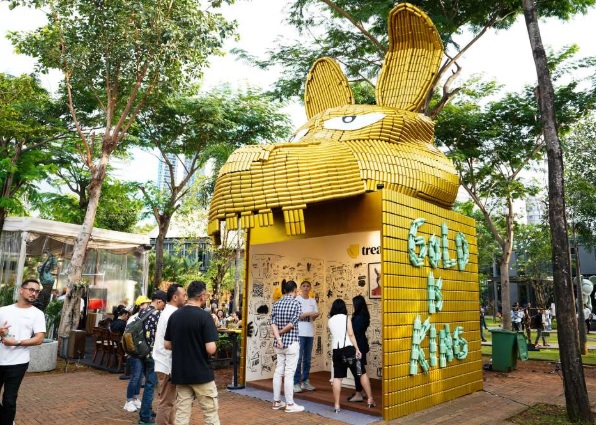 Treasury memberikan dukungan nyata bagi seni rupa lewat kolaborasi bersama seniman Naufal Abshar di pekan seni rupa di udara terbuka Hutan Kota by Plataran