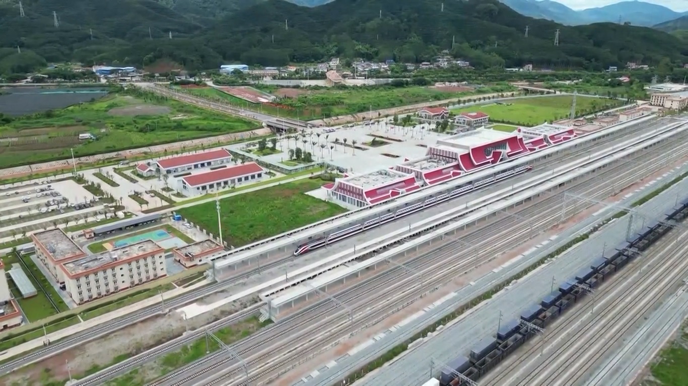 Jalur kereta api sepanjang 1