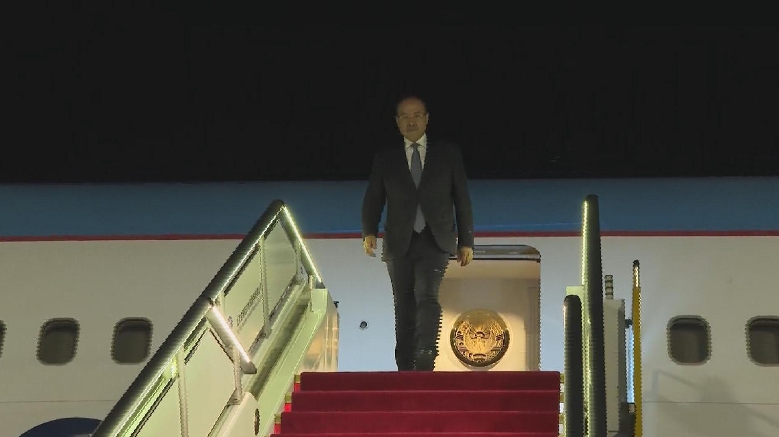 Perdana Menteri Uzbekistan tiba di Beijing untuk Kunjungan Dua Hari ke Tiongkok