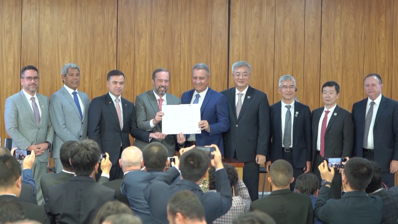 Penandatanganan ini dilakukan setelah State Grid China memenangkan lelang jalur transmisi listrik terbesar di Brasil pada bulan Desember 2023