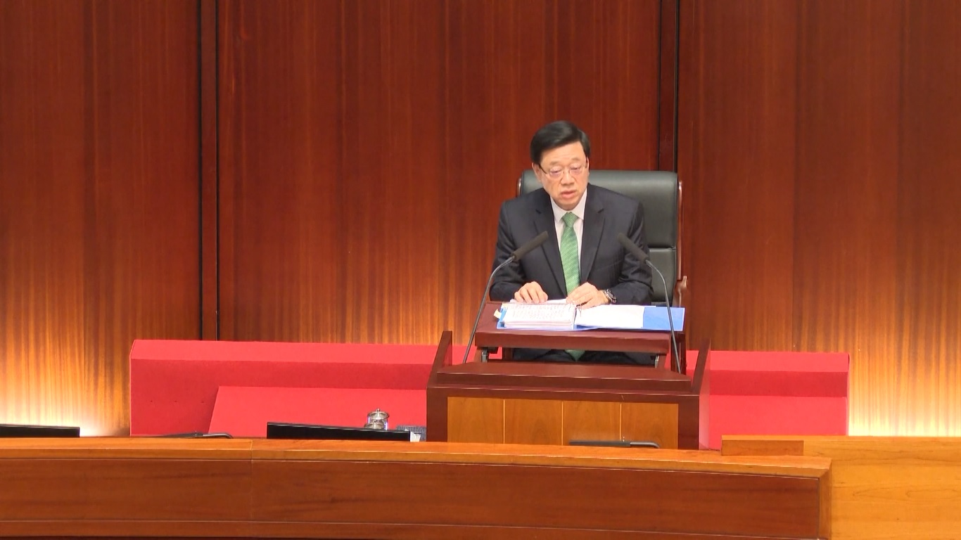 Lee mengungkapkan optimismenya terhadap pertumbuhan ekonomi Hong Kong pada tahun 2023 dan memetakan prioritasnya untuk memperkuat pasar properti dan menstabilkan ekonomi