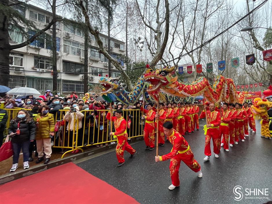 Lebih dari 40 seniman menyelenggarakan stan interaksi budaya