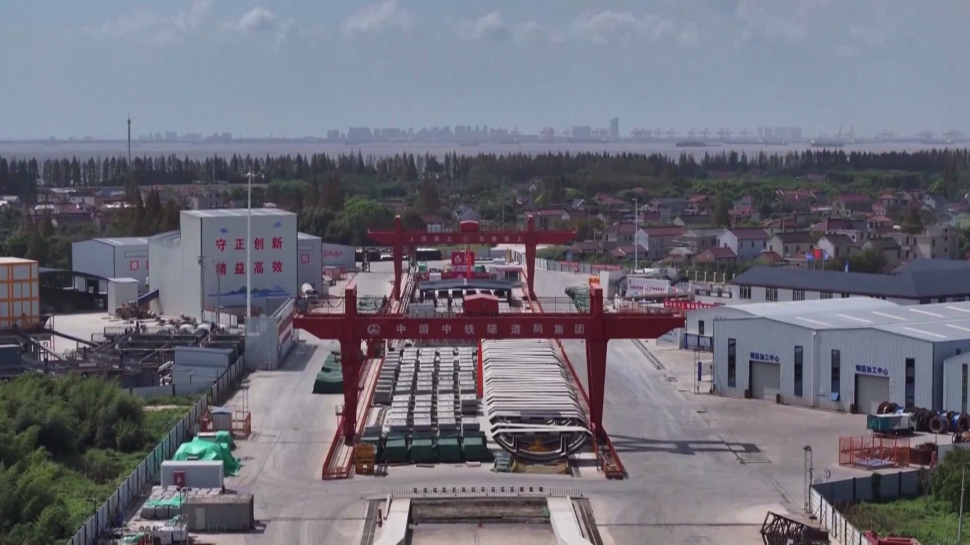 Mesin bor terowongan (TBM) yang dikembangkan sendiri oleh Tiongkok dengan diameter terbesar pada hari Jumat mencapai tonggak sejarah yang signifikan dengan melampaui 3