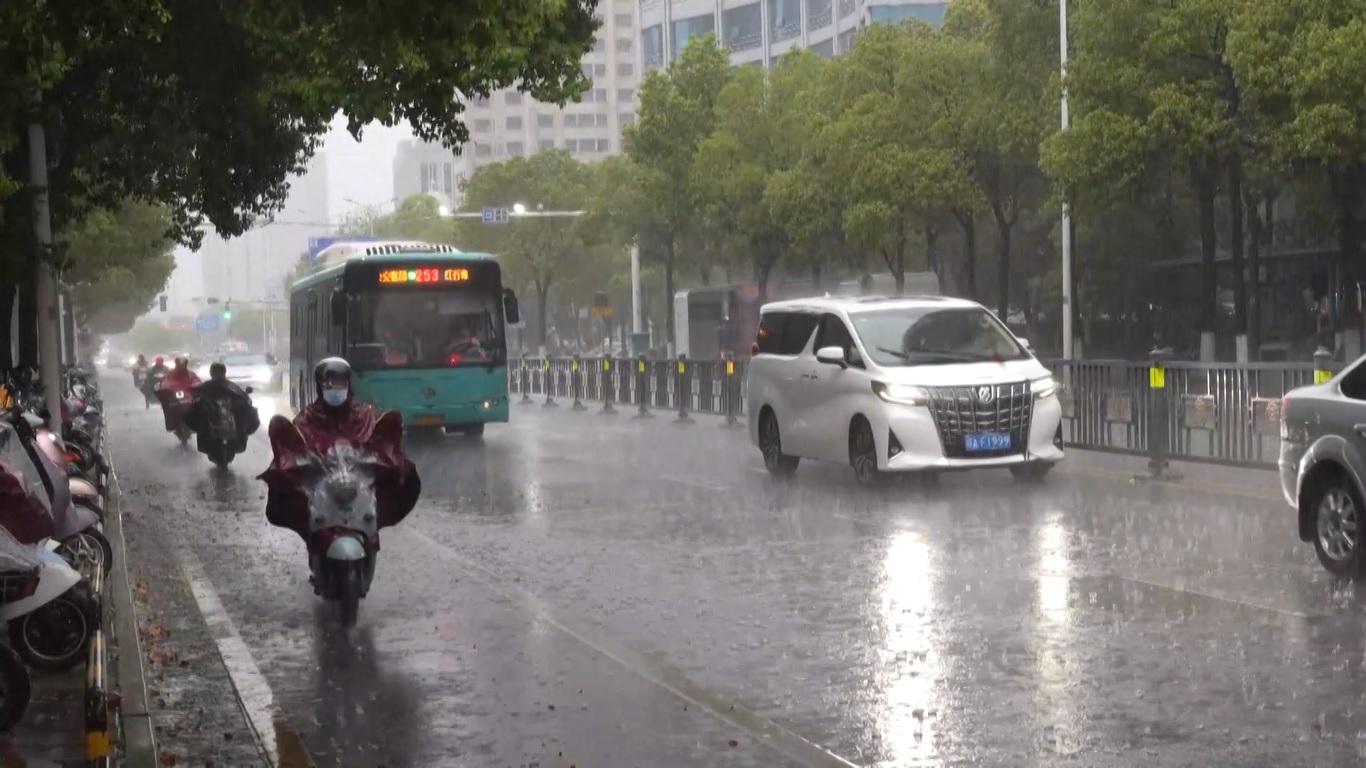 Konveksi atmosfer termasuk membawa angin kencang