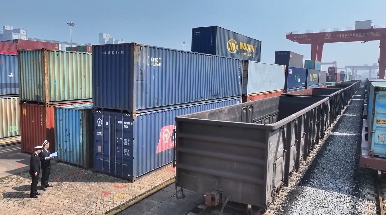 Basis Logistik Tiongkok-Kazakhstan Tangani Lebih dari 20.000 TEU pada Awal Tahun 2026