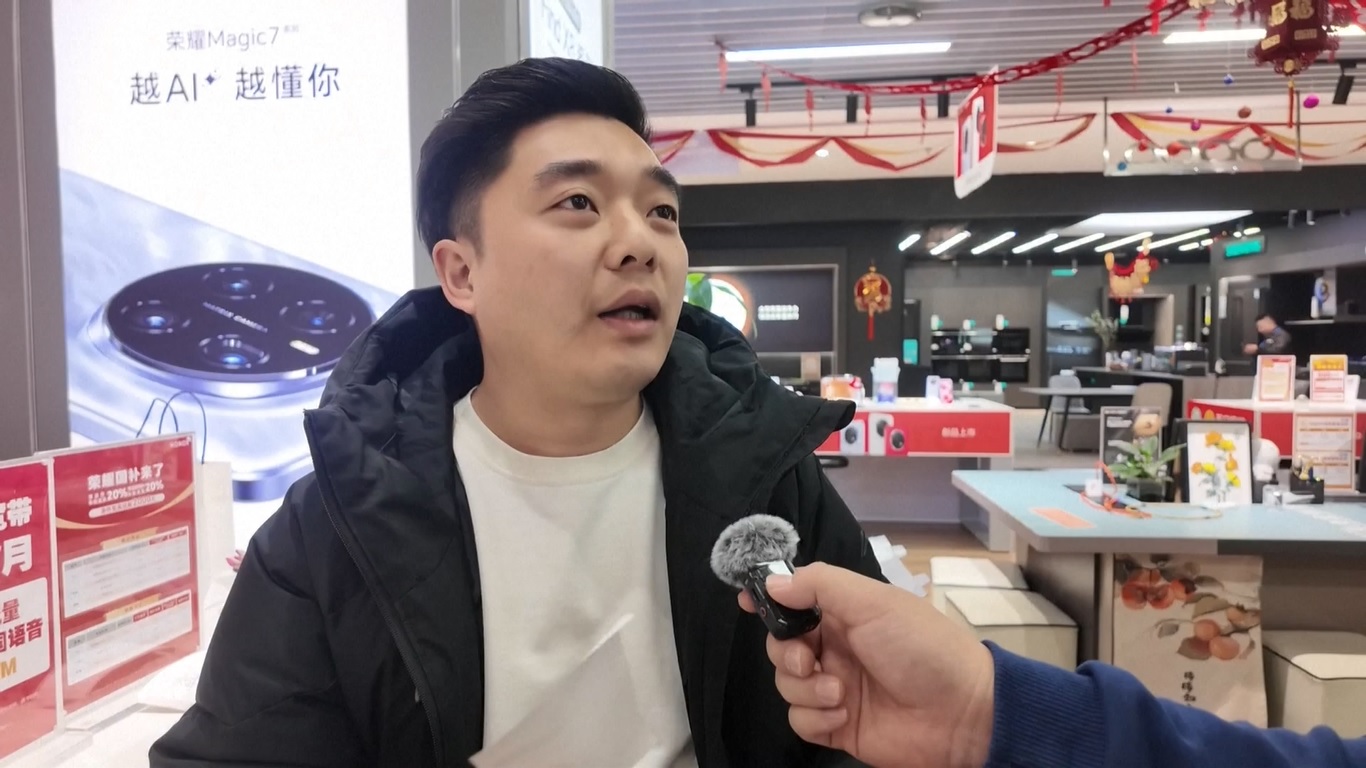 Penjual di pengecer elektronik besar melaporkan peningkatan permintaan yang signifikan di semua merek