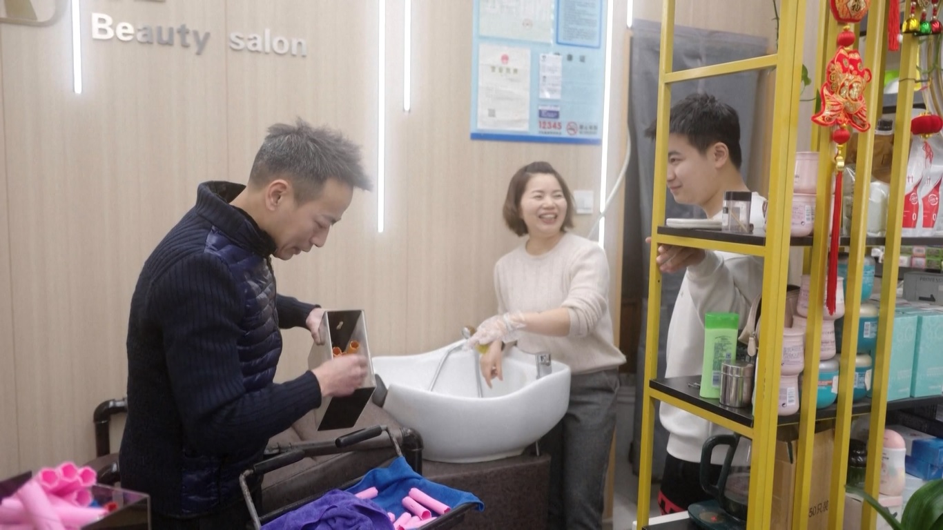 Pasangan Wang Nian Chao dan Li Zhengwei