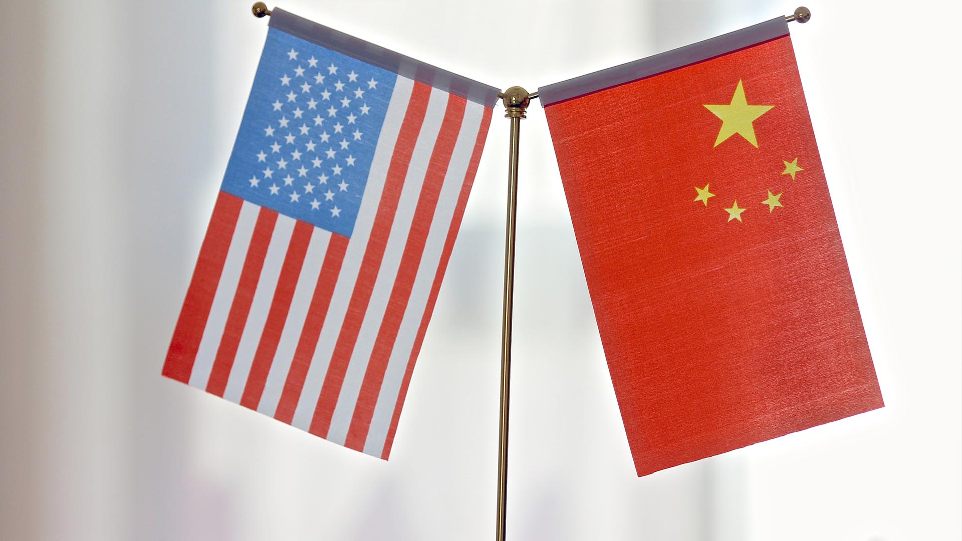 Presiden Xi mengatakan bahwa untuk mengkalibrasi ulang arah hubungan Tiongkok-AS yang sangat besar kedua presiden harus memegang kendali dan menentukan arah yang tepat