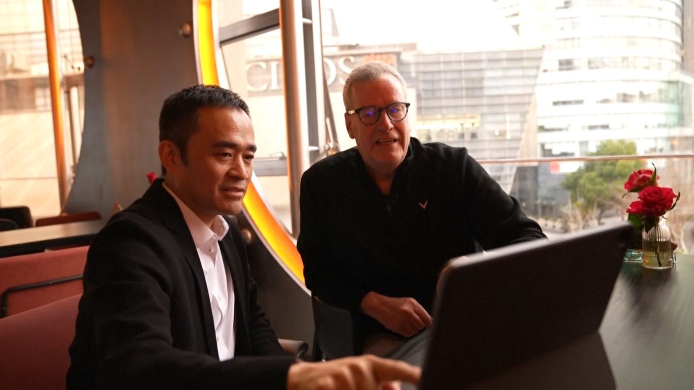 Pengalaman imersif ini dimainkan dalam ruangan berukuran normal