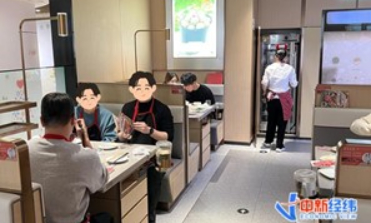 Dengan restoran hotpot lokal di Shanghai yang menerima hingga 200 pelanggan Korea Selatan setiap hari