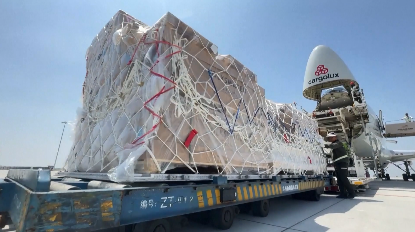 Wilayah Tengah dan Barat Tiongkok Pertahankan Pertumbuhan Perdagangan Luar Negeri yang Stabil pada Tiga Kuartal Pertama 2025