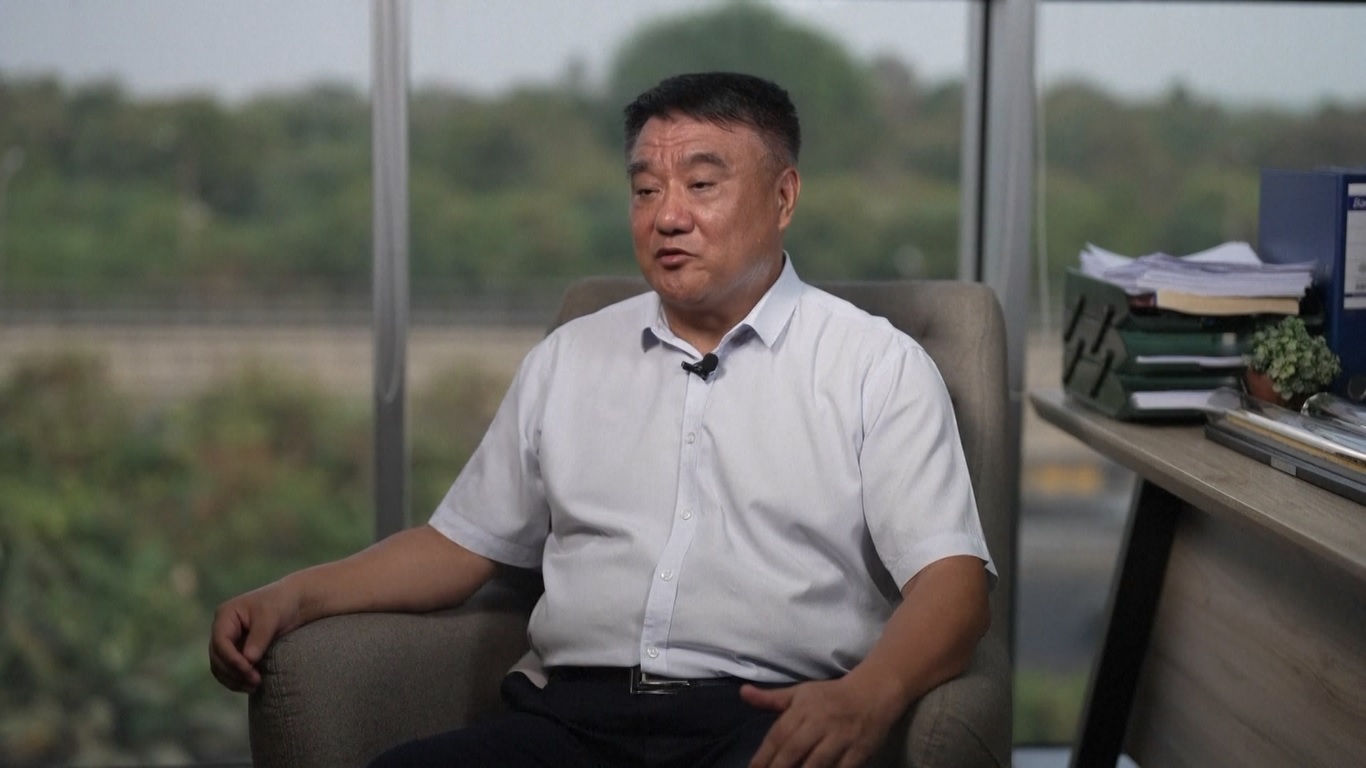 Jalur kereta cepat itu merupakan proyek unggulan di bawah kerja sama Sabuk dan Jalan Tiongkok dengan Indonesia dan menghubungkan dua kota besar di Indonesia