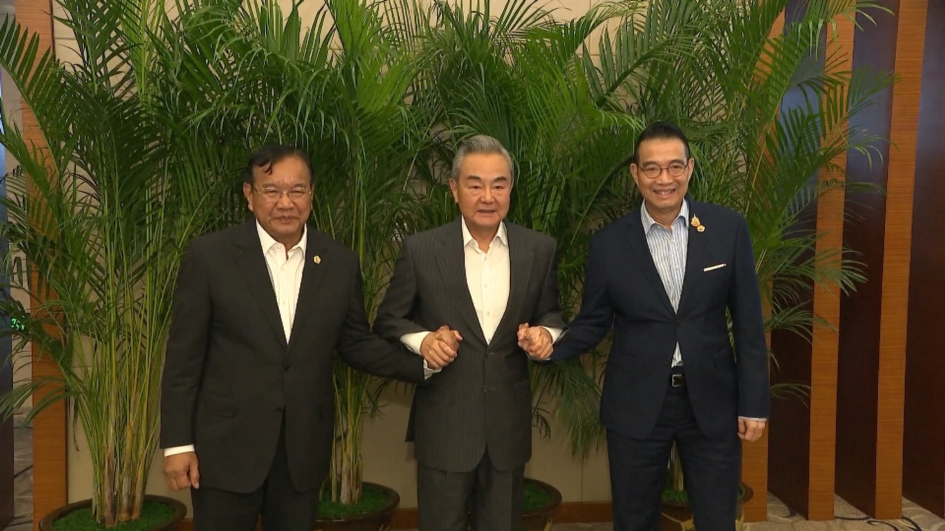 Menlu Tiongkok, Kamboja, dan Thailand Bahas Ketegangan Perbatasan Kamboja-Thailand