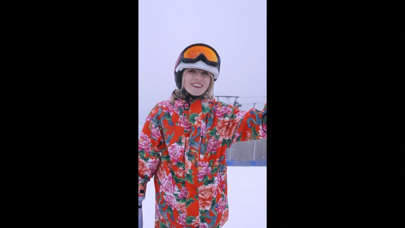 Pembawa acara China Global Television Network (CGTN) Travelogue