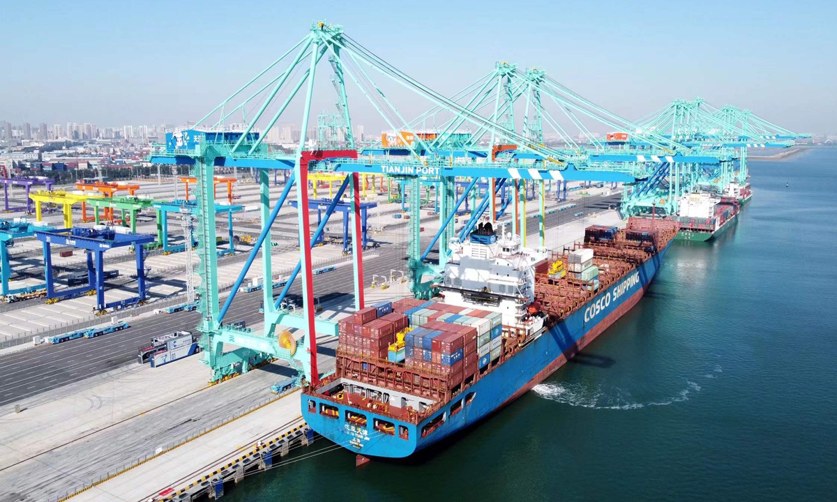 Dalam beberapa tahun terakhir tiga produk energi baru telah menggantikan pakaian furnitur dan peralatan rumah tangga sebagai produk paling populer dalam perdagangan luar negeri Tiongkok