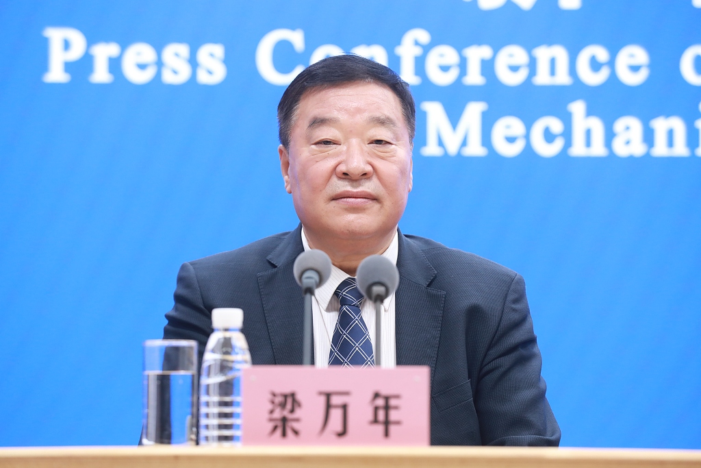 Seiring dengan menurunnya kronis dan tingkat kematian Omicron