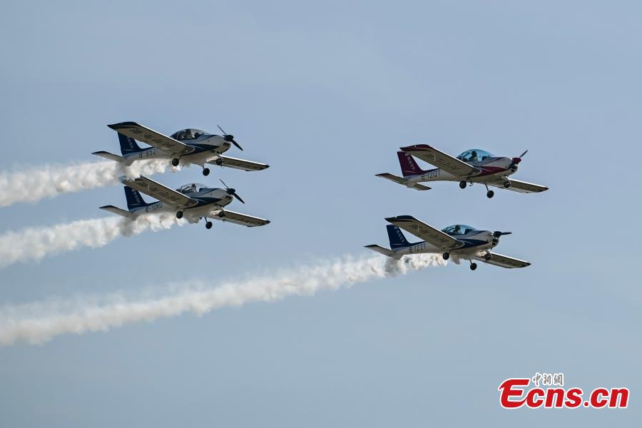 Pertunjukkan Aero Asia 2023 dimulai di Zhuhai International Air Show Center di Zhuhai di Provinsi Guangdong Tiongkok