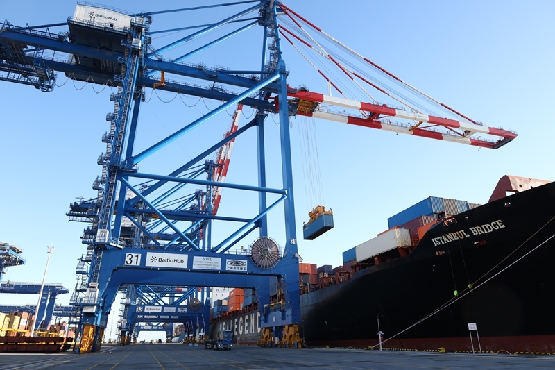 Kapal Kontainer Pertama Rute Arktik Tiongkok-Eropa Tiba Di Gdansk, Polandia