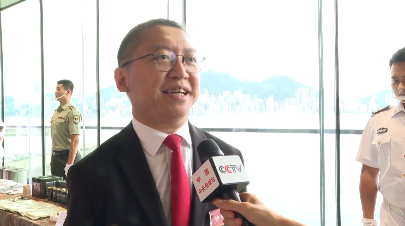 Garnisun PLA Tiongkok di Hong Kong Gelar Resepsi untuk Peringati Hari Jadi Berdirinya Angkatan Darat