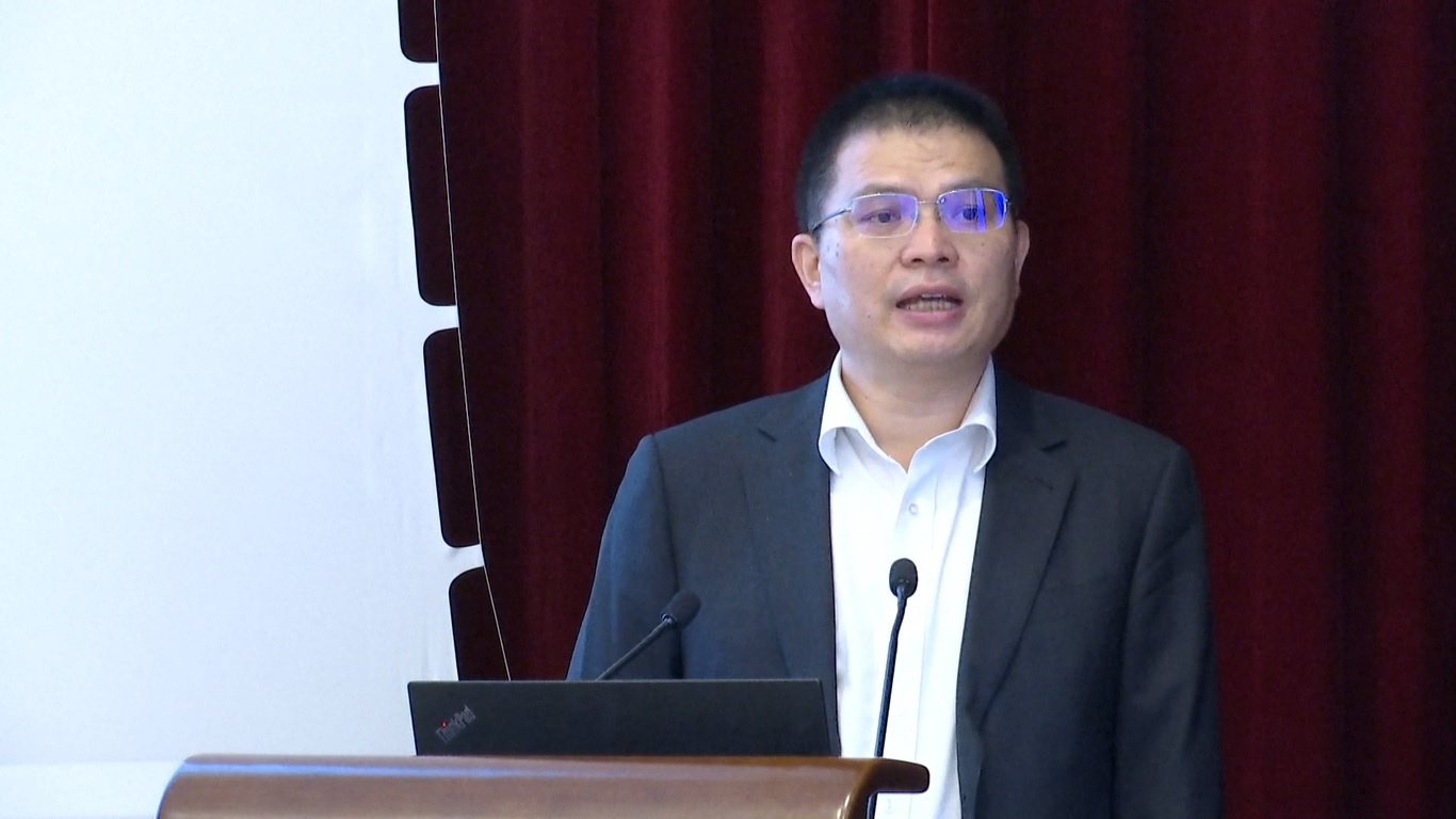 Fokus khusus dari jumpa pers tersebut adalah bagaimana Tiongkok akan menangani hubungan antara pemerintah dan pasar