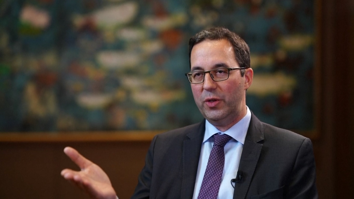 Di saat Tiongkok telah menetapkan target pertumbuhannya sendiri sebesar 5 persen untuk tahun ini