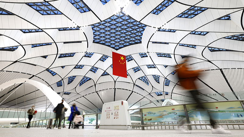 Bandara Internasional Beijing Daxing telah mencatat rekor jumlah pelancong asing yang melewati imigrasi tahun ini