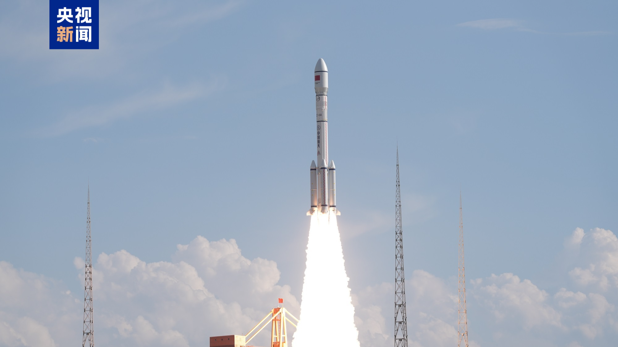 Tiongkok Meluncurkan 13 Satelit Orbit Kutub Qianfan