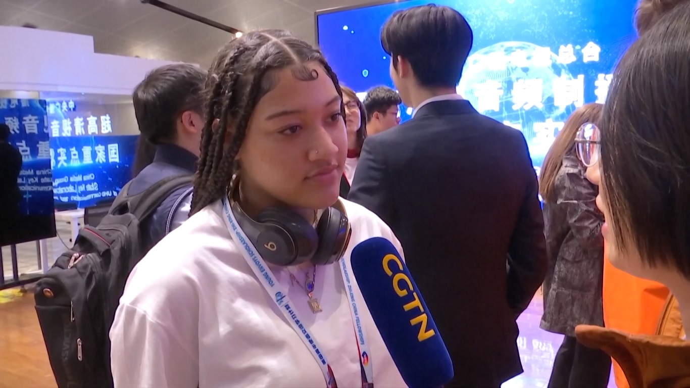 Mereka sangat senang berpartisipasi dalam kegiatan yang menunjukkan pesona budaya tradisional Tiongkok