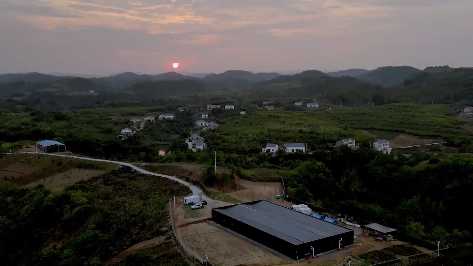 Selama sepuluh tahun terakhir sejak Belt and Road Initiative diusulkan pada tahun 2013 Gansu telah memanfaatkan keunggulan geografisnya dengan baik untuk membangun koridor ekonomi yang komprehensif