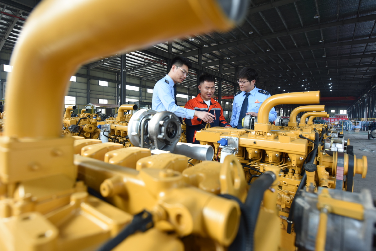 Pemotongan pajak dan biaya yang dilakukan Tiongkok pada tahun lalu bernilai lebih dari 2