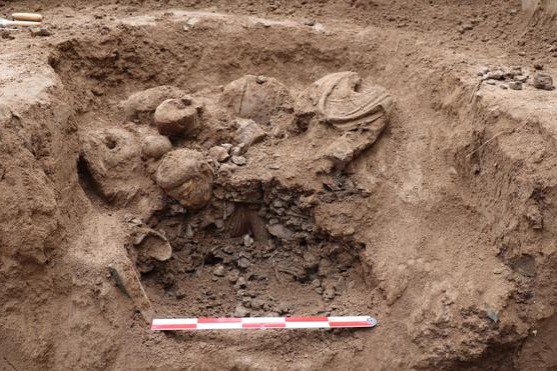 Lebih dari 680 fragmen patung Buddha dan pahatan pagoda telah digali di reruntuhan pasar kuno di Xi'an