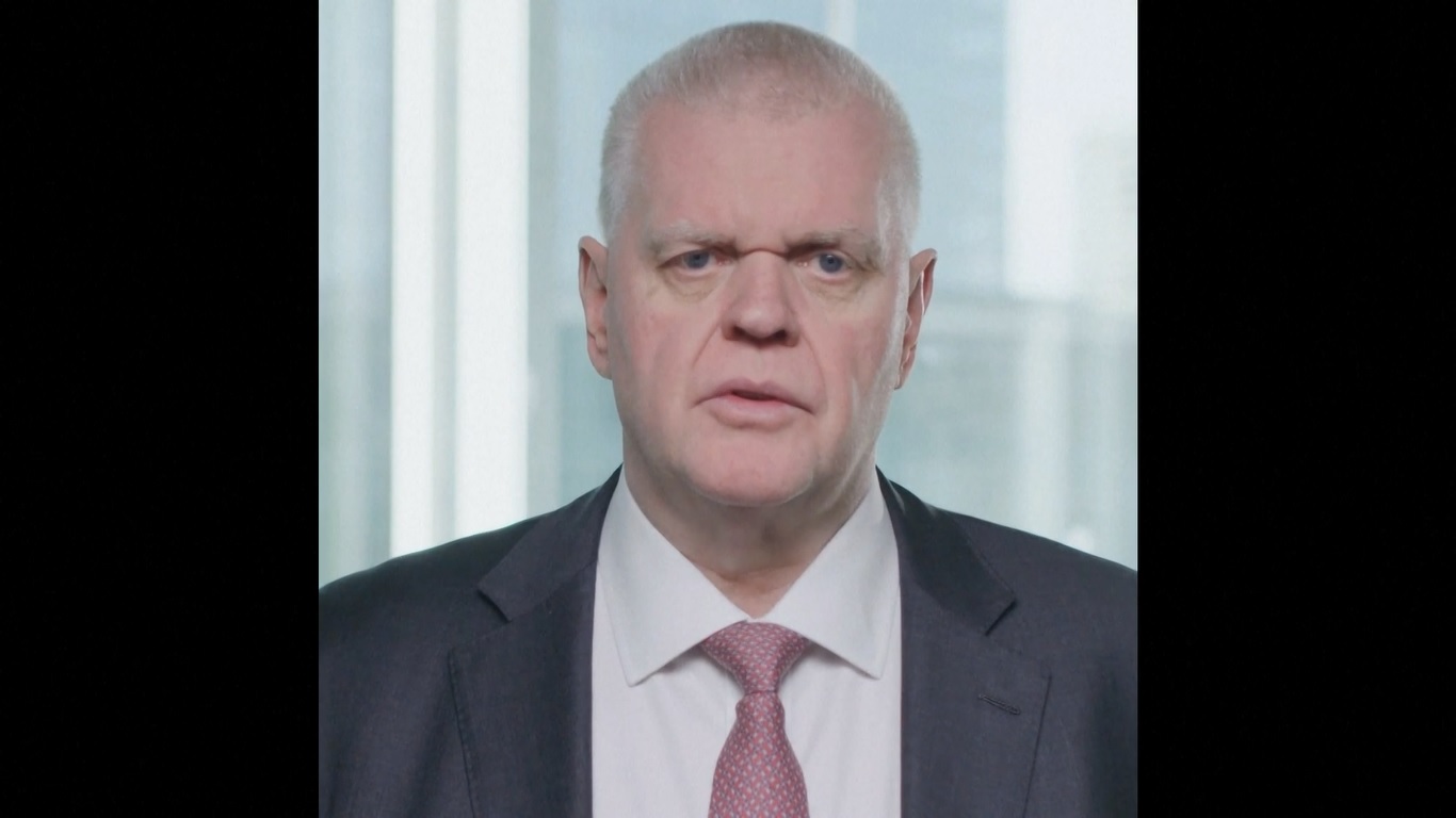 Quinn mengatakan bahwa keterbukaan Tiongkok terhadap ide-ide baru telah membantu perkembangannya