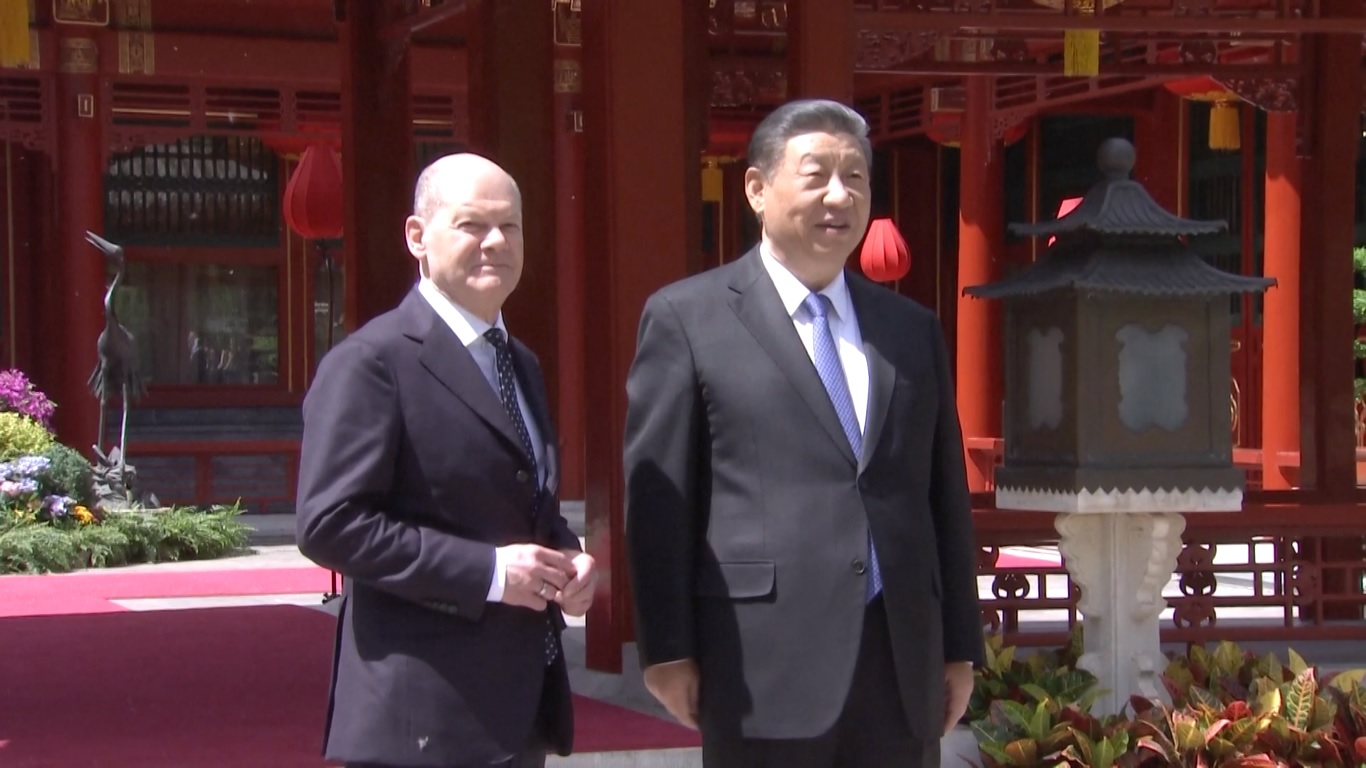 Mereka melakukan pertukaran pandangan yang mendalam tentang berbagai isu