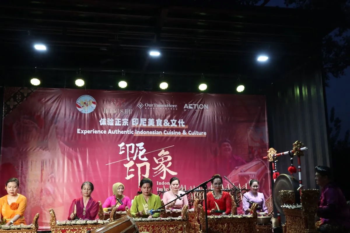 Warisan Roemah Indonesia (WRI) menyelenggarakan acara Indonesia Impression yang diisi dengan permainan gamelan dan tarian dari lagu Gemu Fa Mi Re untuk mengajak warga Beijing