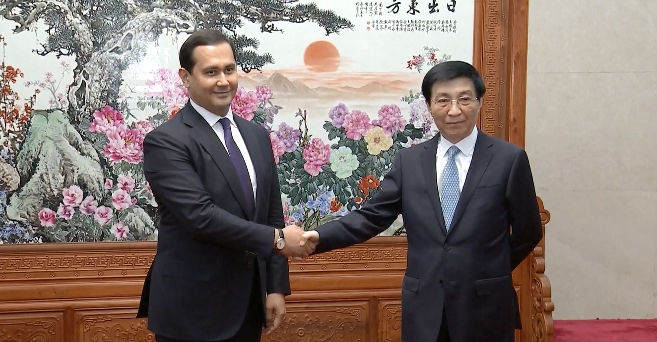 Penasihat Politik Utama Tiongkok Bertemu dengan Penasihat Presiden Uzbekistan mengenai Pembangunan Strategis