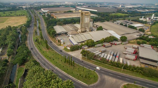 Proyek pertama yang akan digarap adalah Pembangunan Pulp Project di Tarakan atau di Sebut juga Phoenix Resources International Project