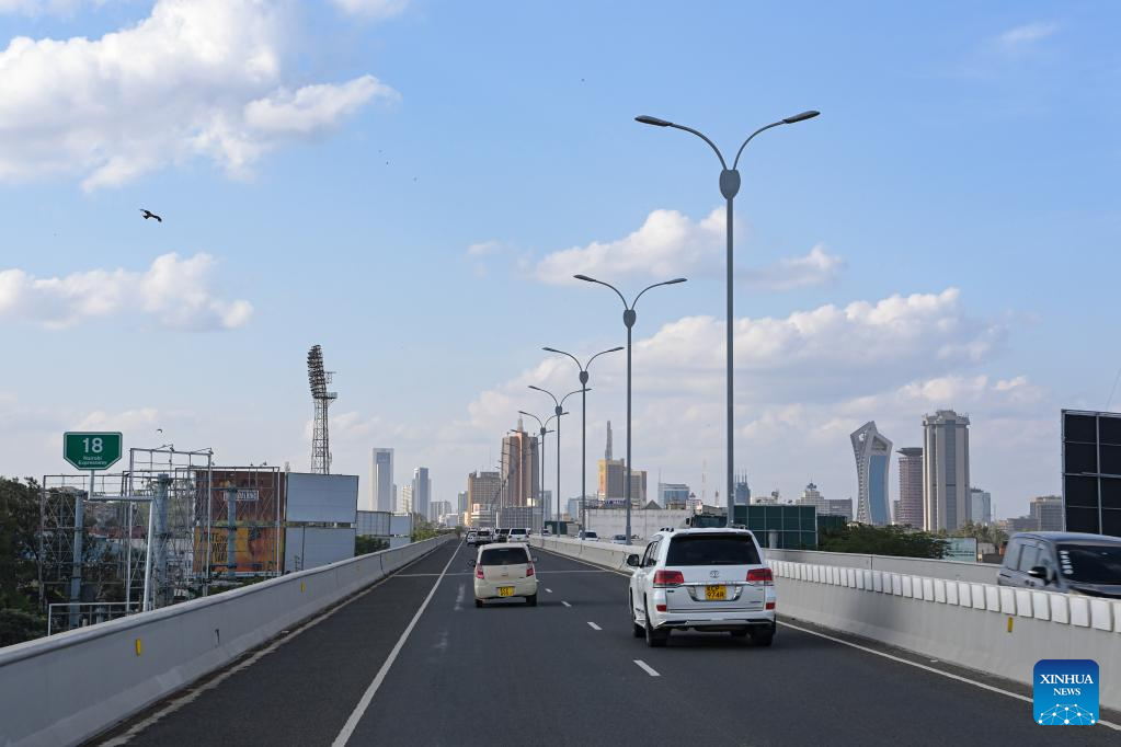 Jalan tol Nairobi buatan Tiongkok yang membentang dari sisi barat kota hingga tepi tenggara kota metropolis saat ini mencatat volume lalu lintas harian rata-rata 50000 kendaraan