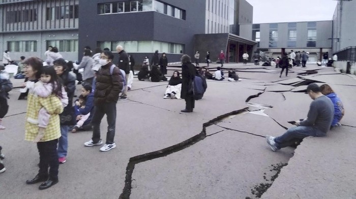 Gempa dengan kekuatan awal 7